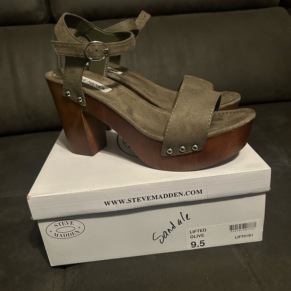 Steve Madden Lifted Olive - Picture 2 of 5